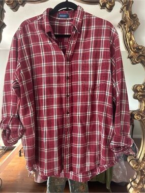 Urban Outfitters Women’s Red Plaid Button-Up Shirt Sz Medium